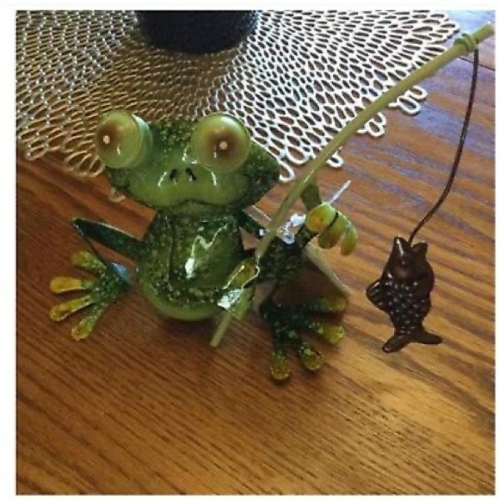 🆕🐸🏬AUCTION PRICE👩🏻‍⚖️To Funny Frog Decor With Fish